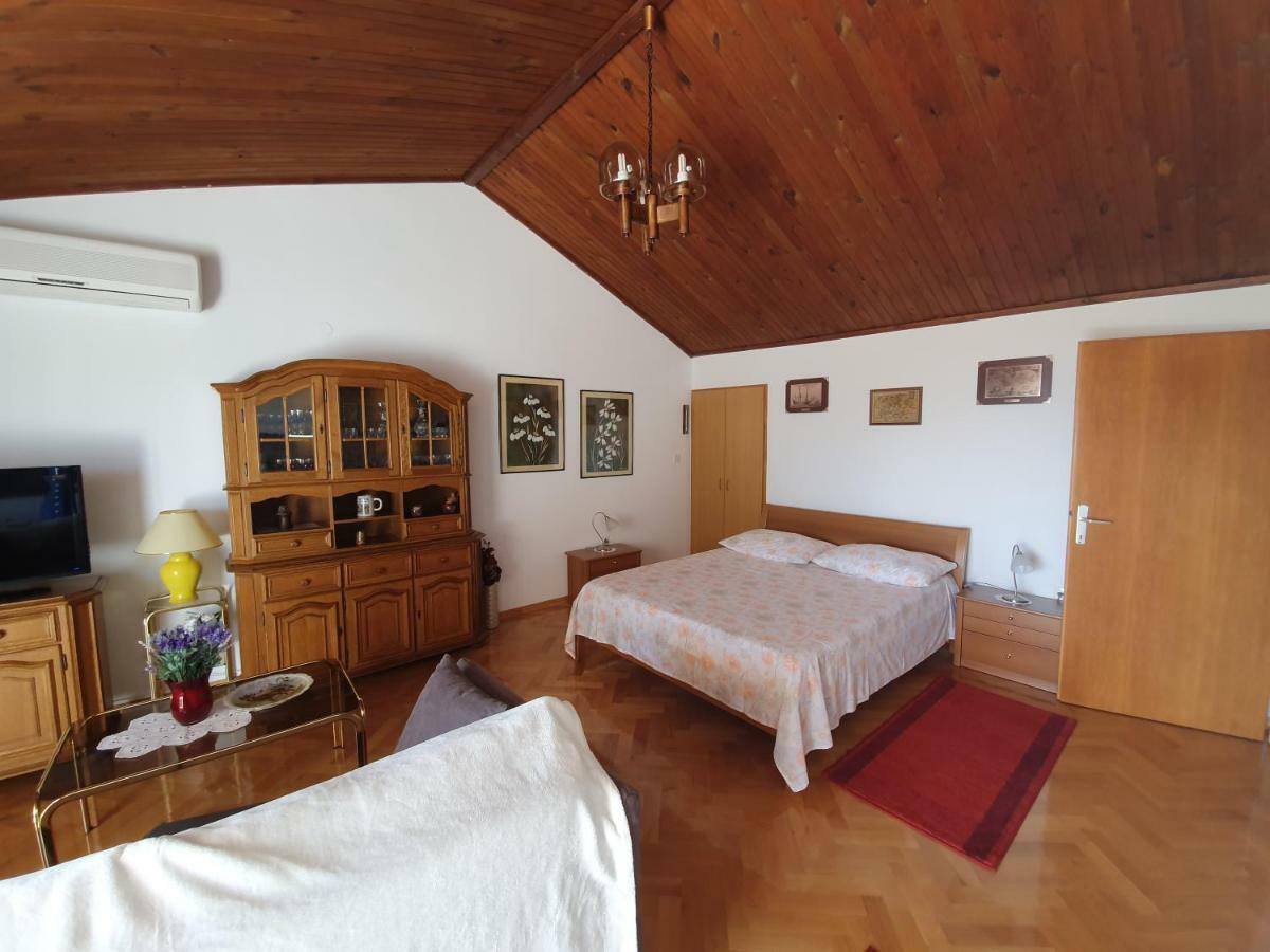 Penthouse Studio With Sea View Makarska Kültér fotó